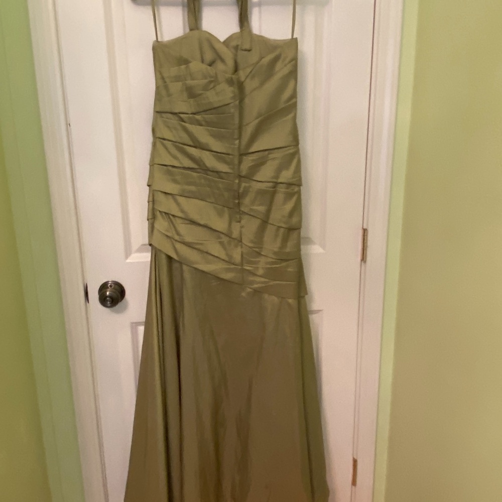 Dress - Picture 3 of 3